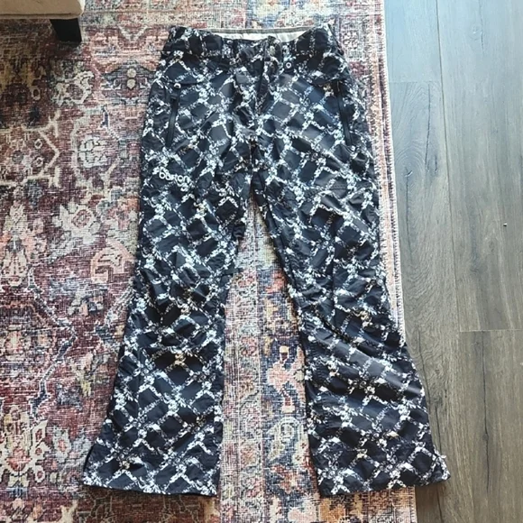 BURTON | Women's Dryride Snowboarding Pants - Picture 2 of 6